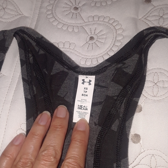 under armour tee back tank top size small - Picture 4 of 4